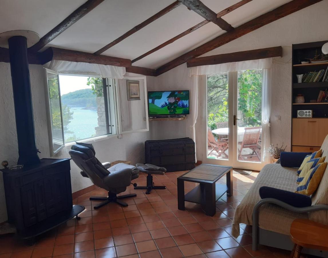 Juka House Villa Milna  Buitenkant foto