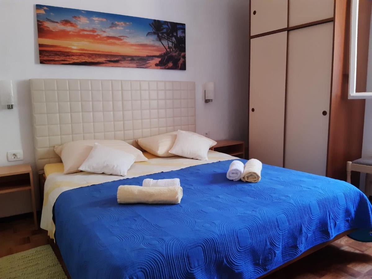 Juka House Villa Milna  Buitenkant foto