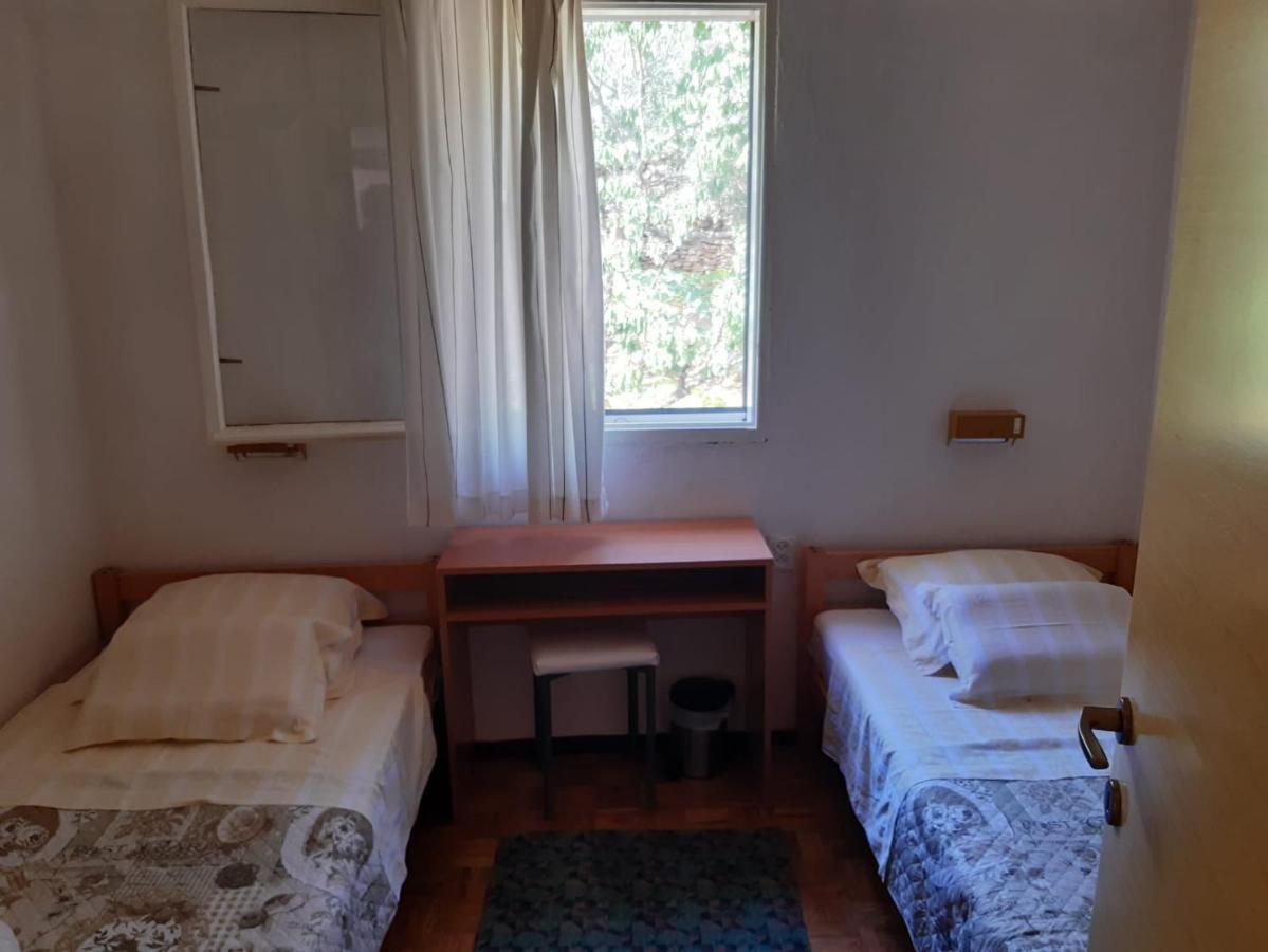 Juka House Villa Milna  Buitenkant foto